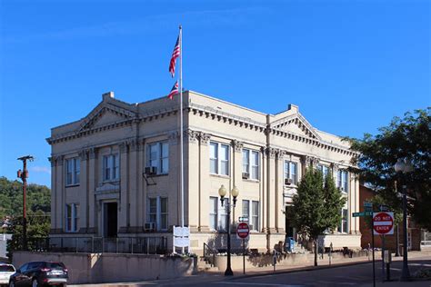 Martins Ferry City Hall in Martins Ferry, Ohio .